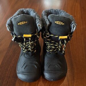 Keen Boys Basin Waterproof Black Snow Winter Boots Toddler Size US 8
